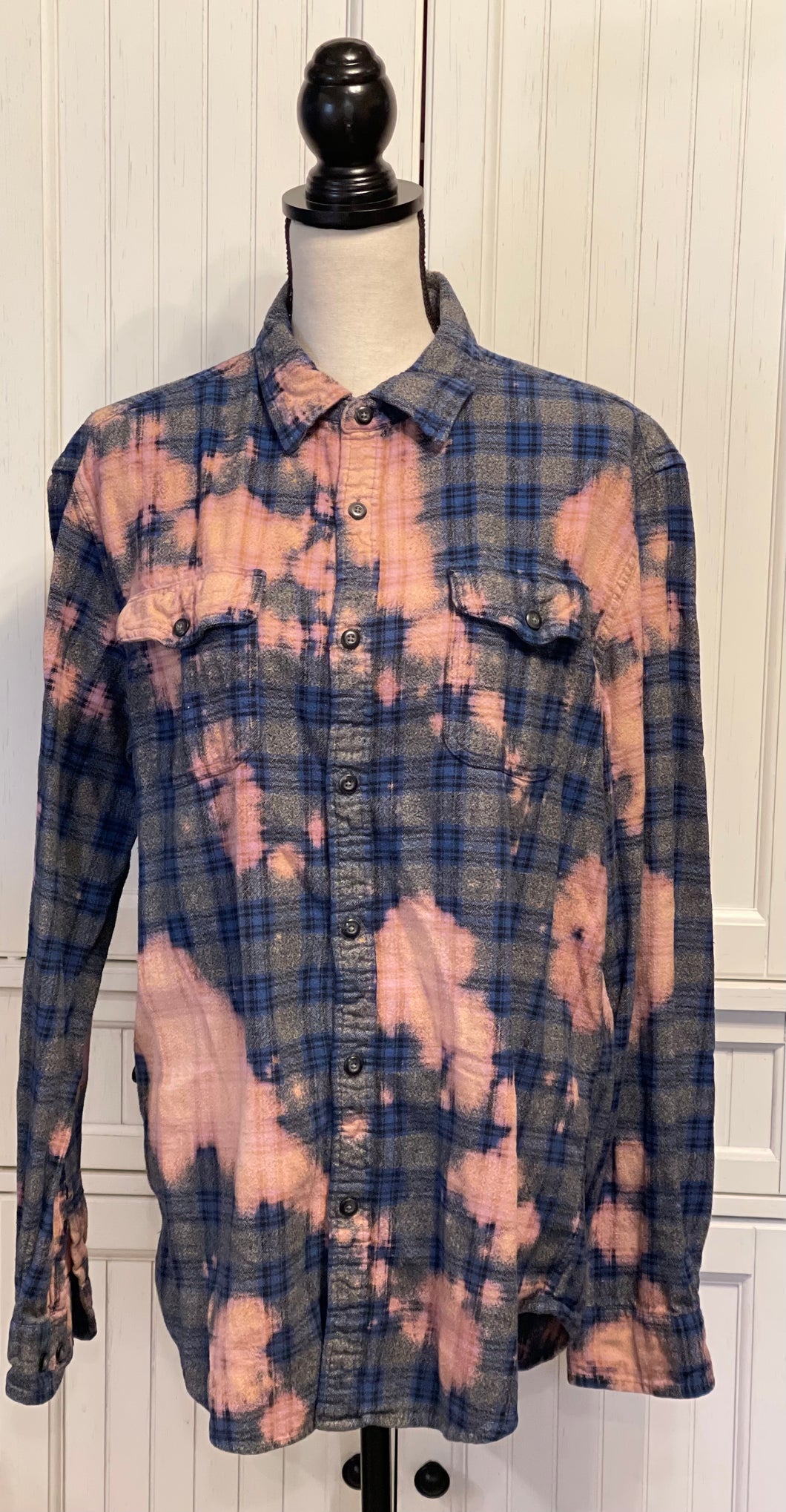 Jessica Distressed Flannel ~ Unisex Size Large