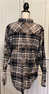 Peg Distressed Flannel ~ Unisex Size Large Tall