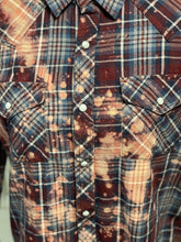 Load image into Gallery viewer, Mallory Distressed Flannel ~ Unisex Size Medium
