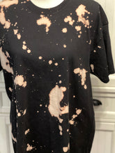 Load image into Gallery viewer, Kansas Distressed Short Sleeve Shirt ~ Unisex Size Large
