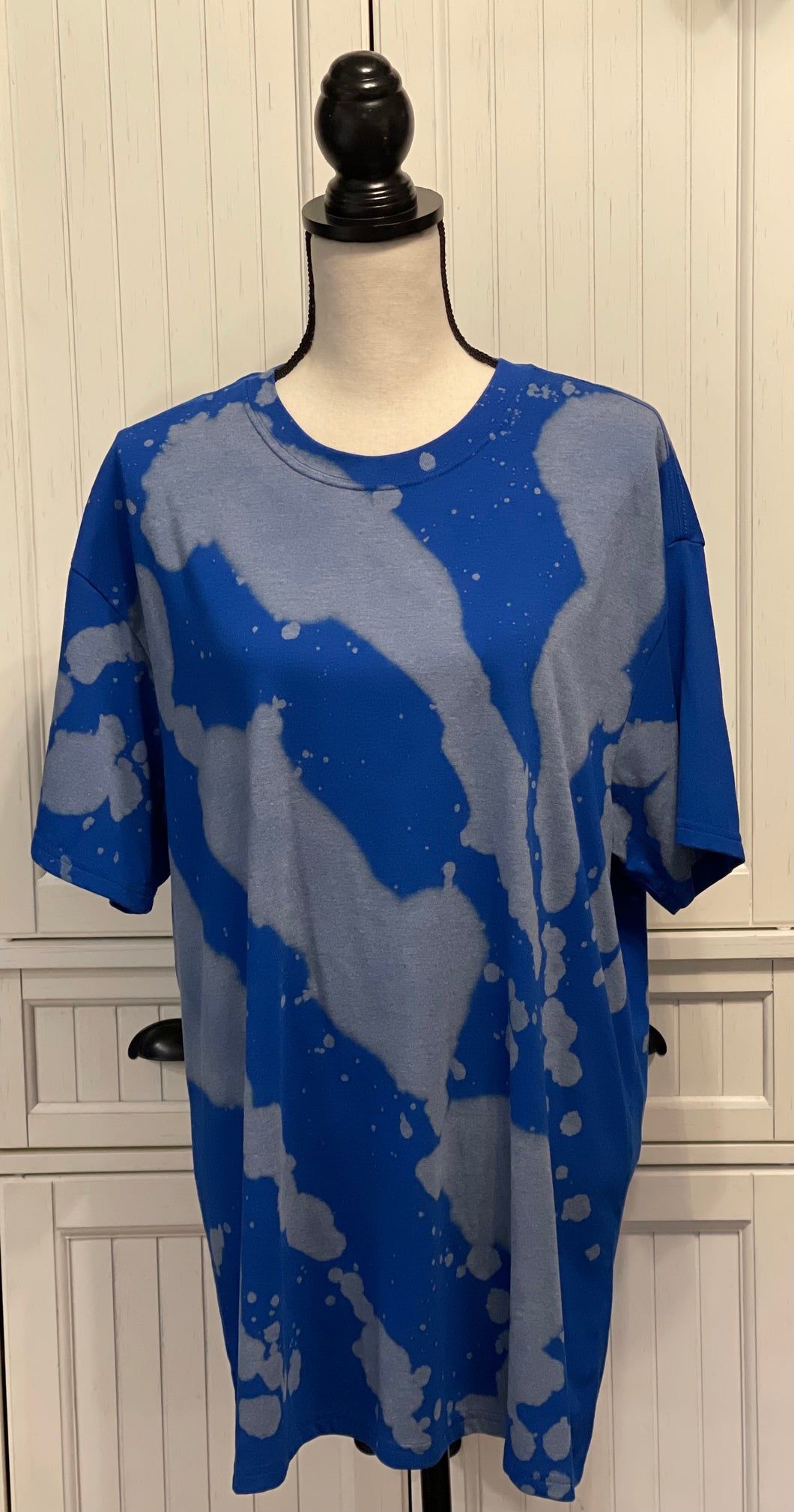 Robin Distressed Short Sleeve Shirt ~ Unisex Size XL