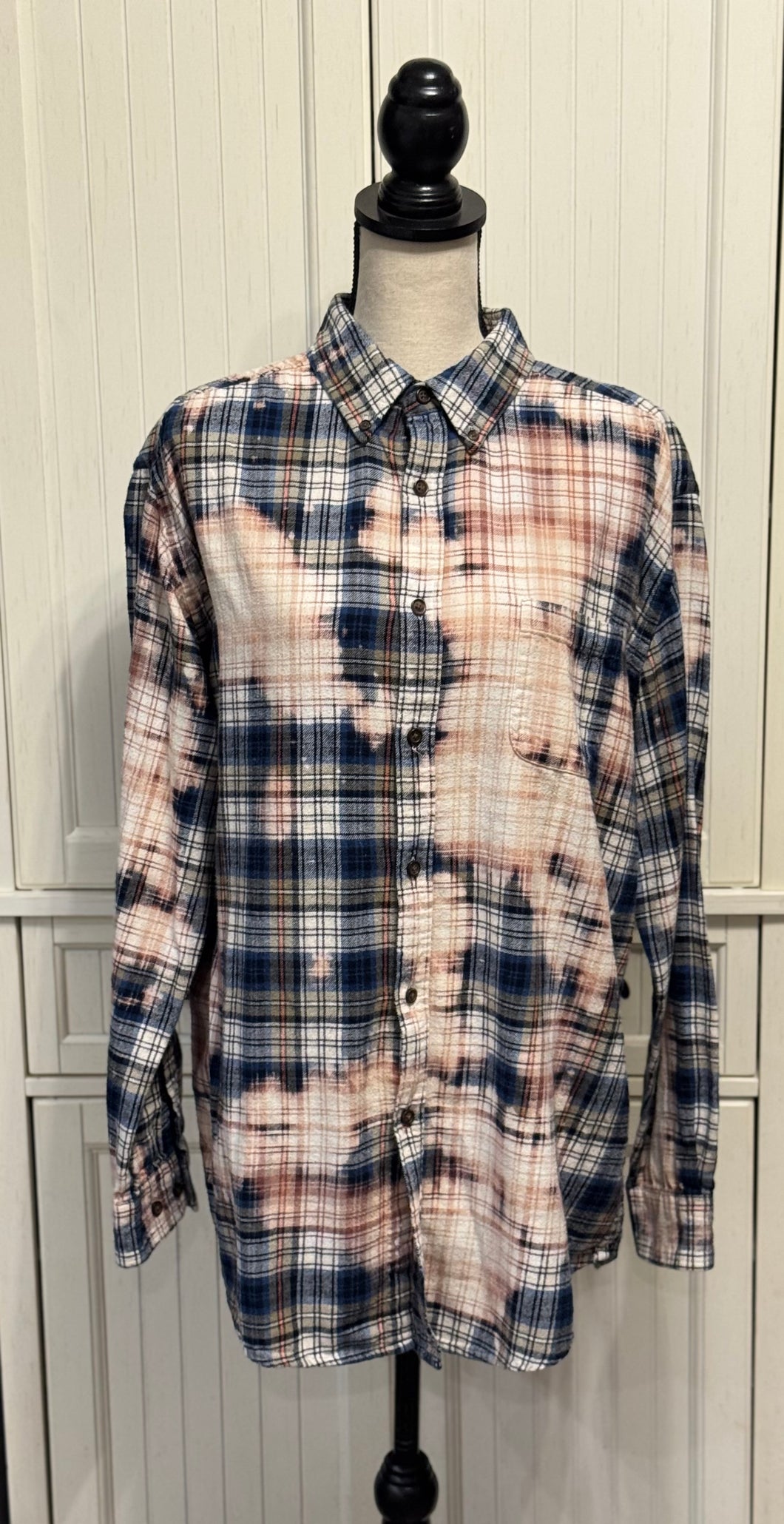 Dawne Distressed Flannel ~ Unisex Size Large