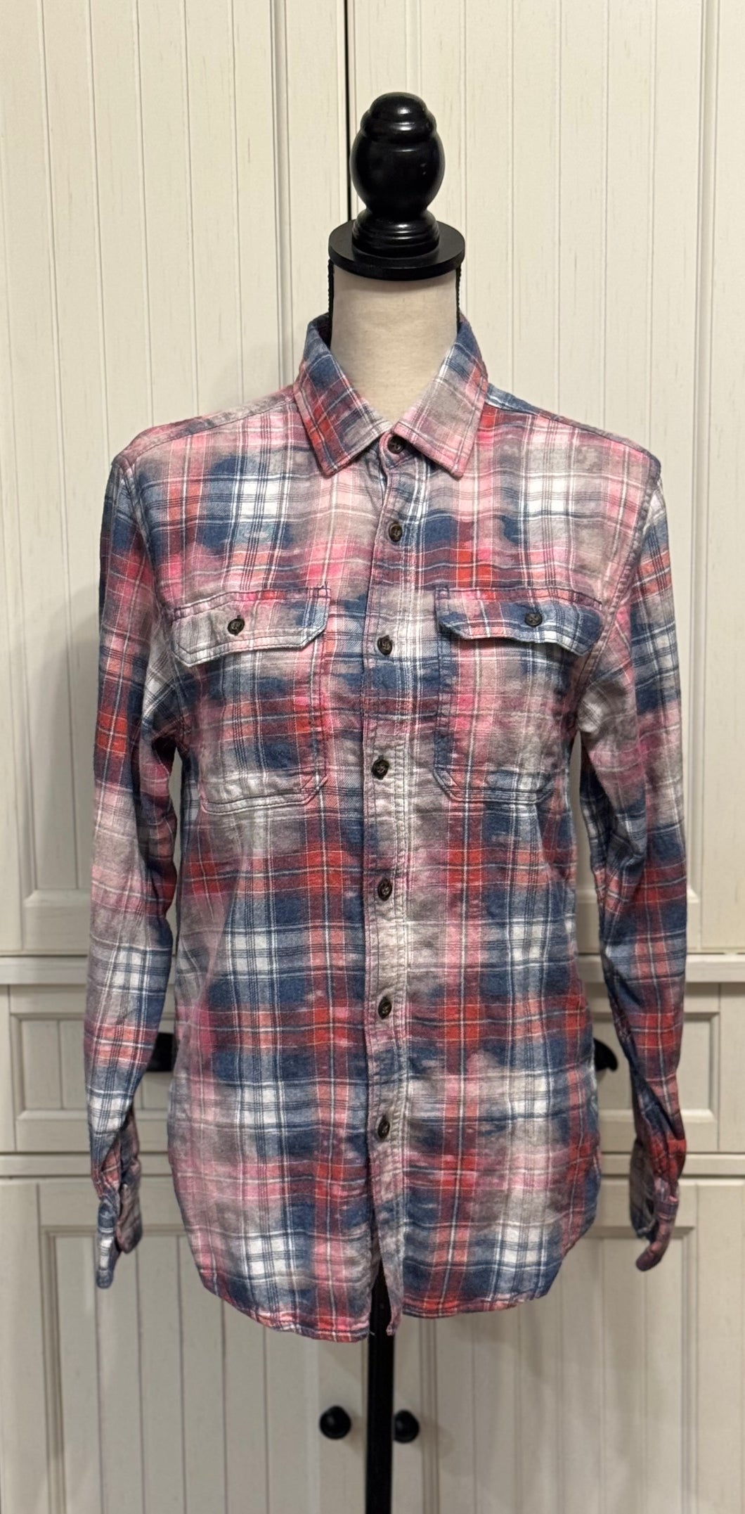 Liz Distressed Flannel ~ Women’s Size Extra Small
