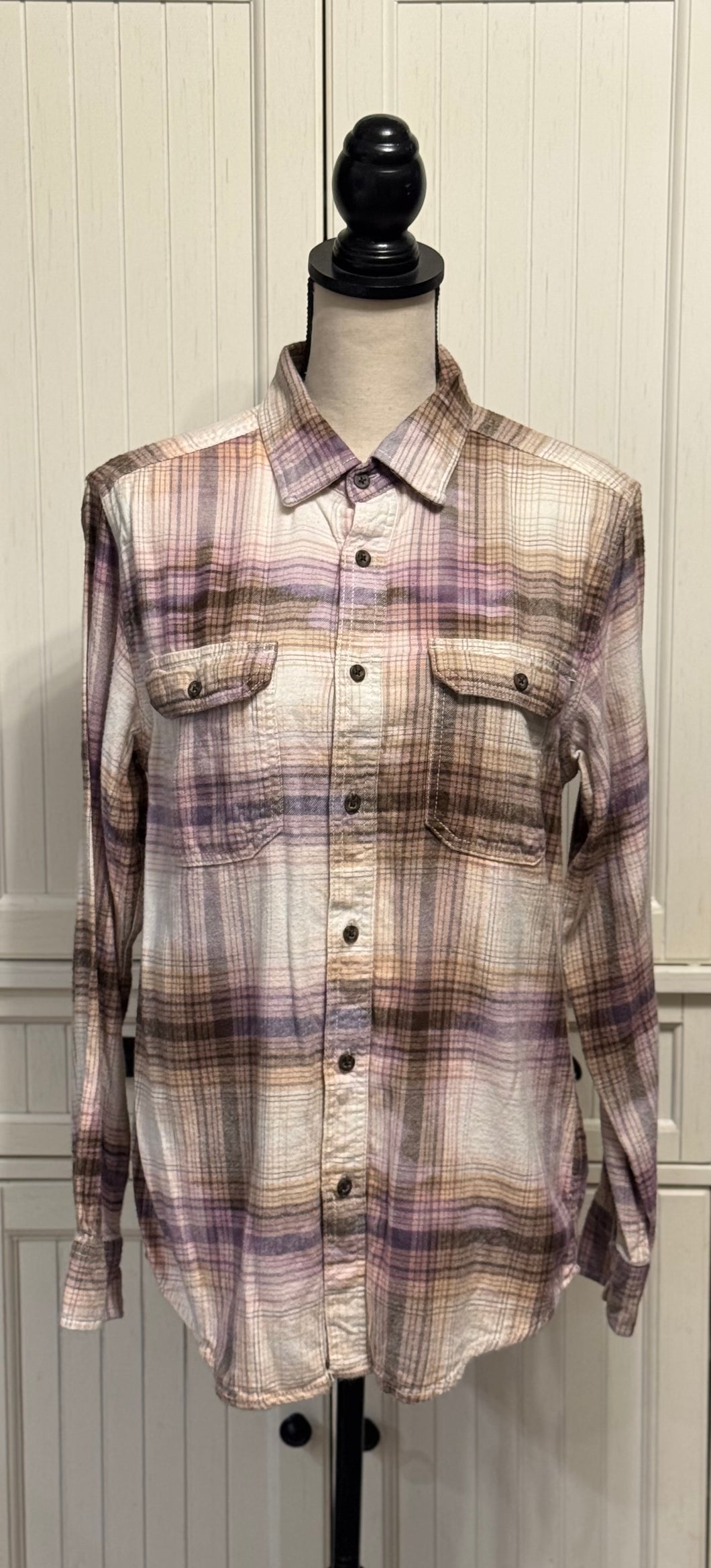 Kristen Distressed Flannel ~ Unisex Size Small