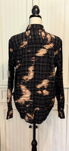 Load image into Gallery viewer, Babette Distressed Flannel ~ Unisex Size Medium
