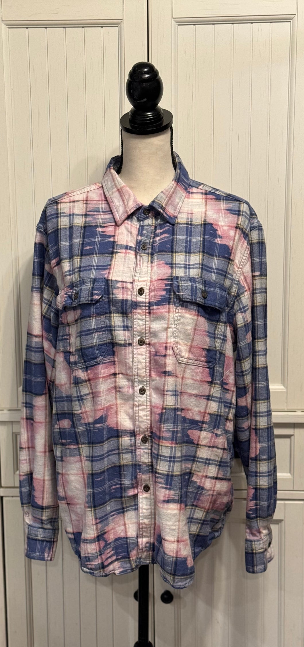 Laura Distressed Flannel ~ Unisex Size XL