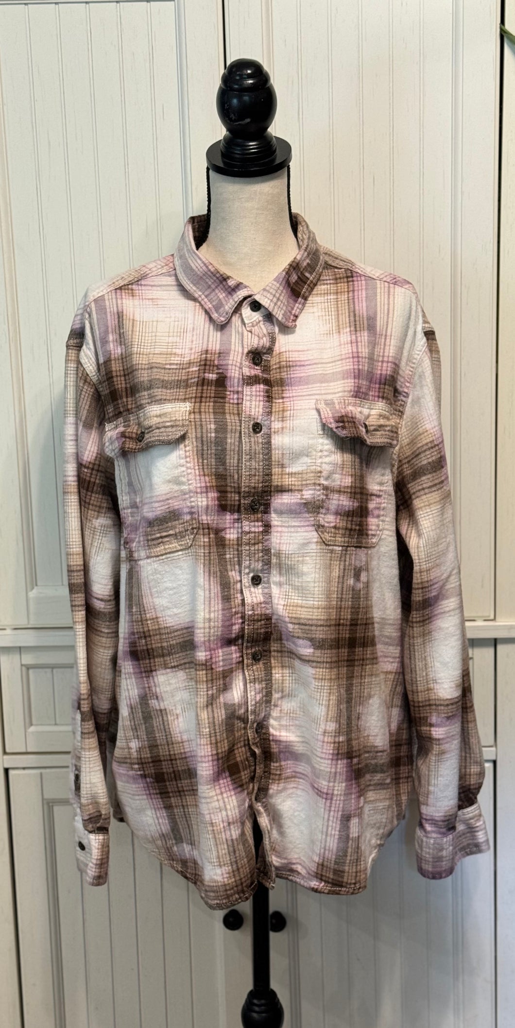 Barbara Distressed Flannel ~ Unisex Size 2XL